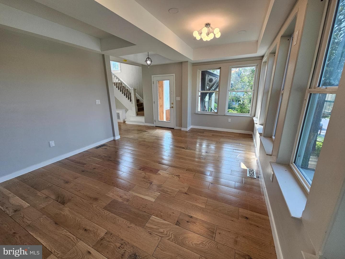 112 E Pennington Street photo 21