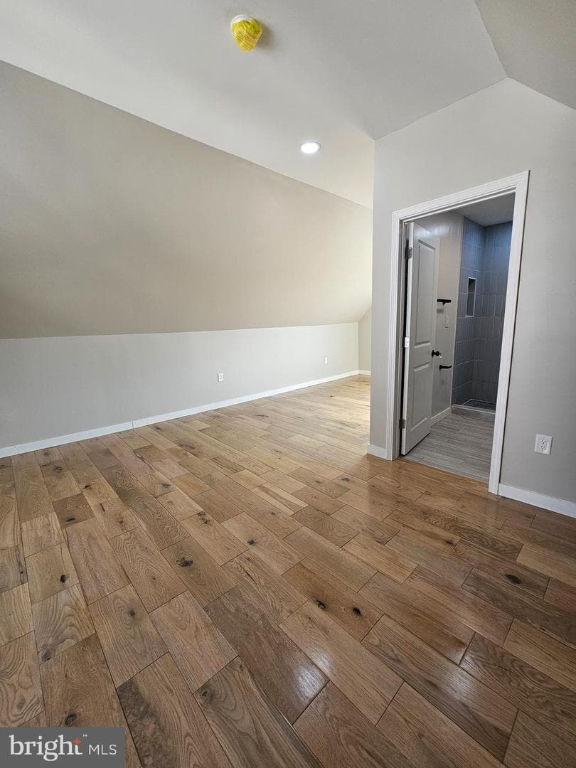 112 E Pennington Street photo 33