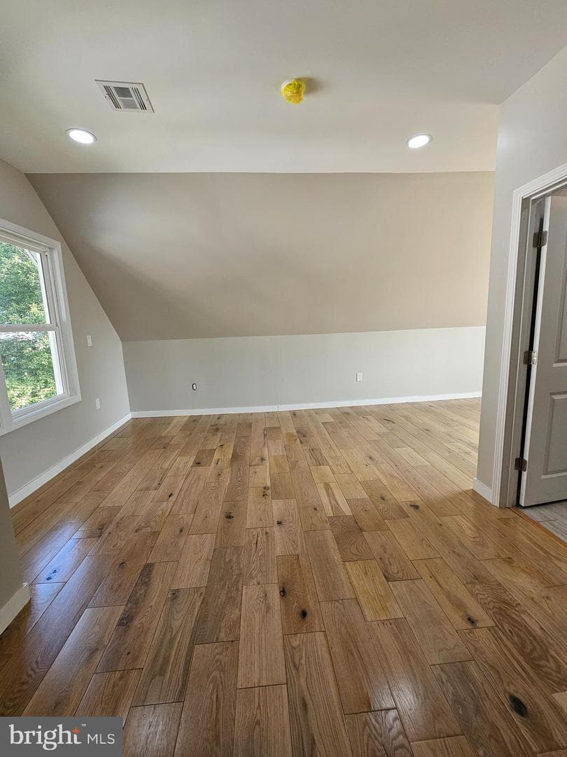 112 E Pennington Street photo 38