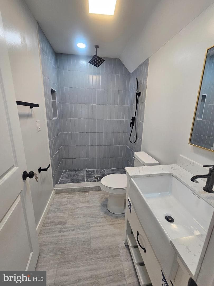 112 E Pennington Street photo 4