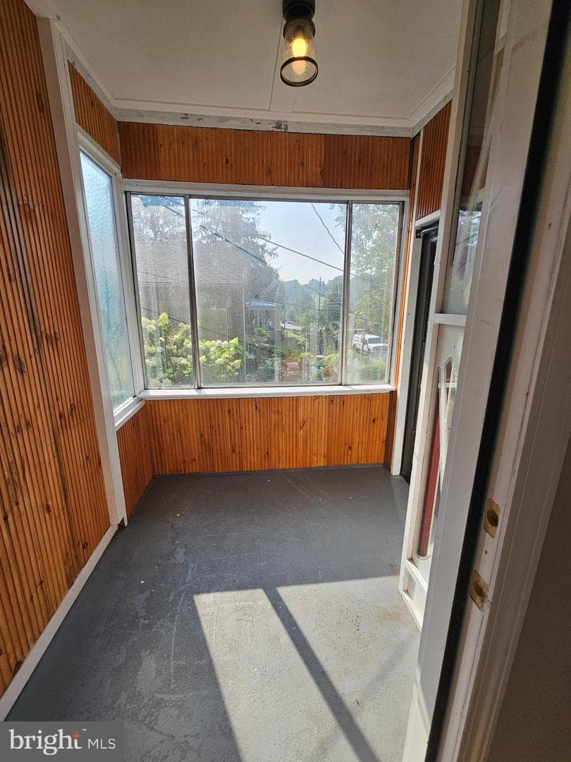 112 E Pennington Street photo 51
