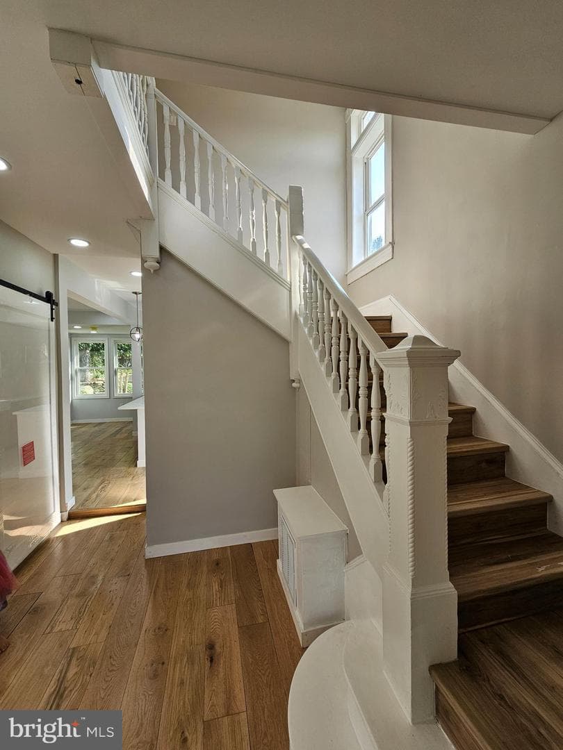 112 E Pennington Street photo 52