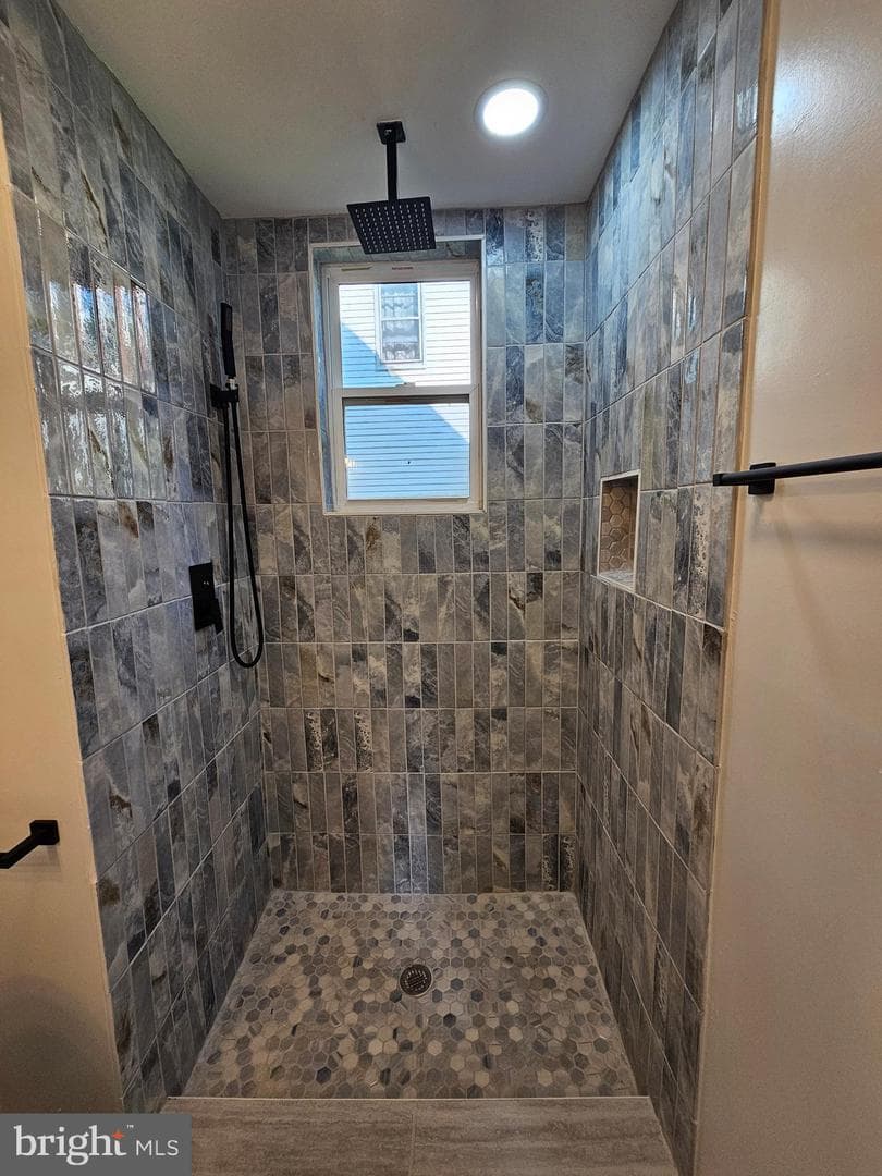 112 E Pennington Street photo 56