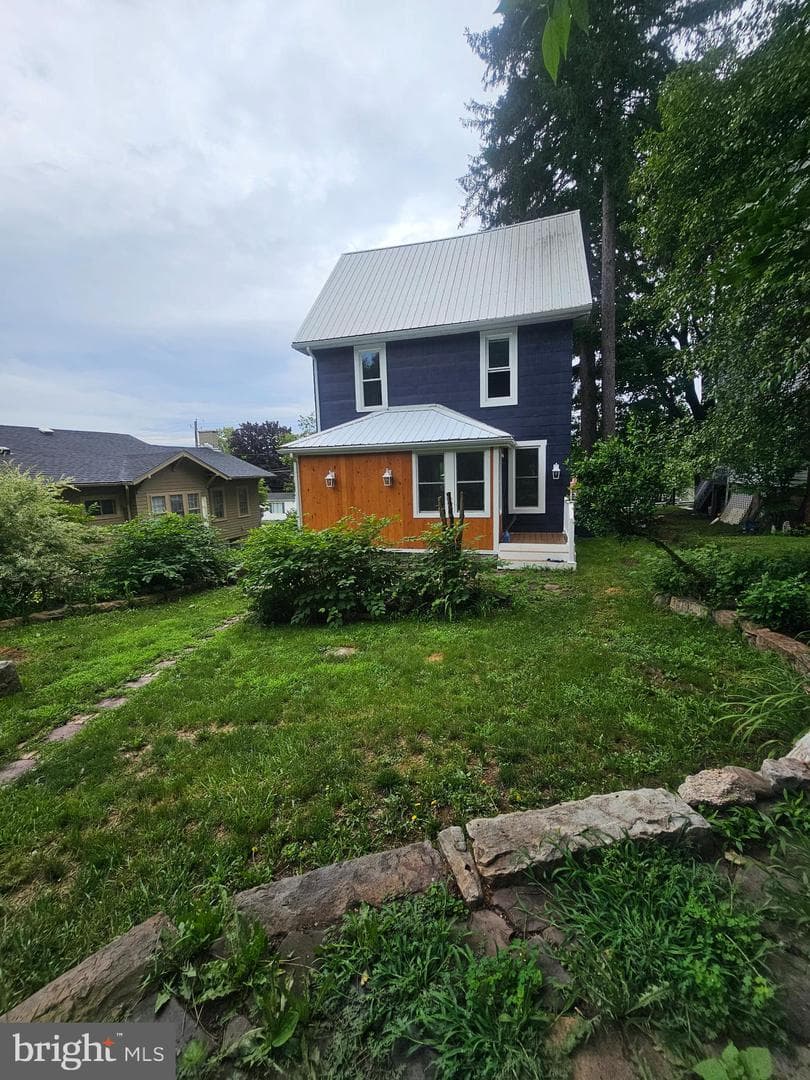 112 E Pennington Street photo 9