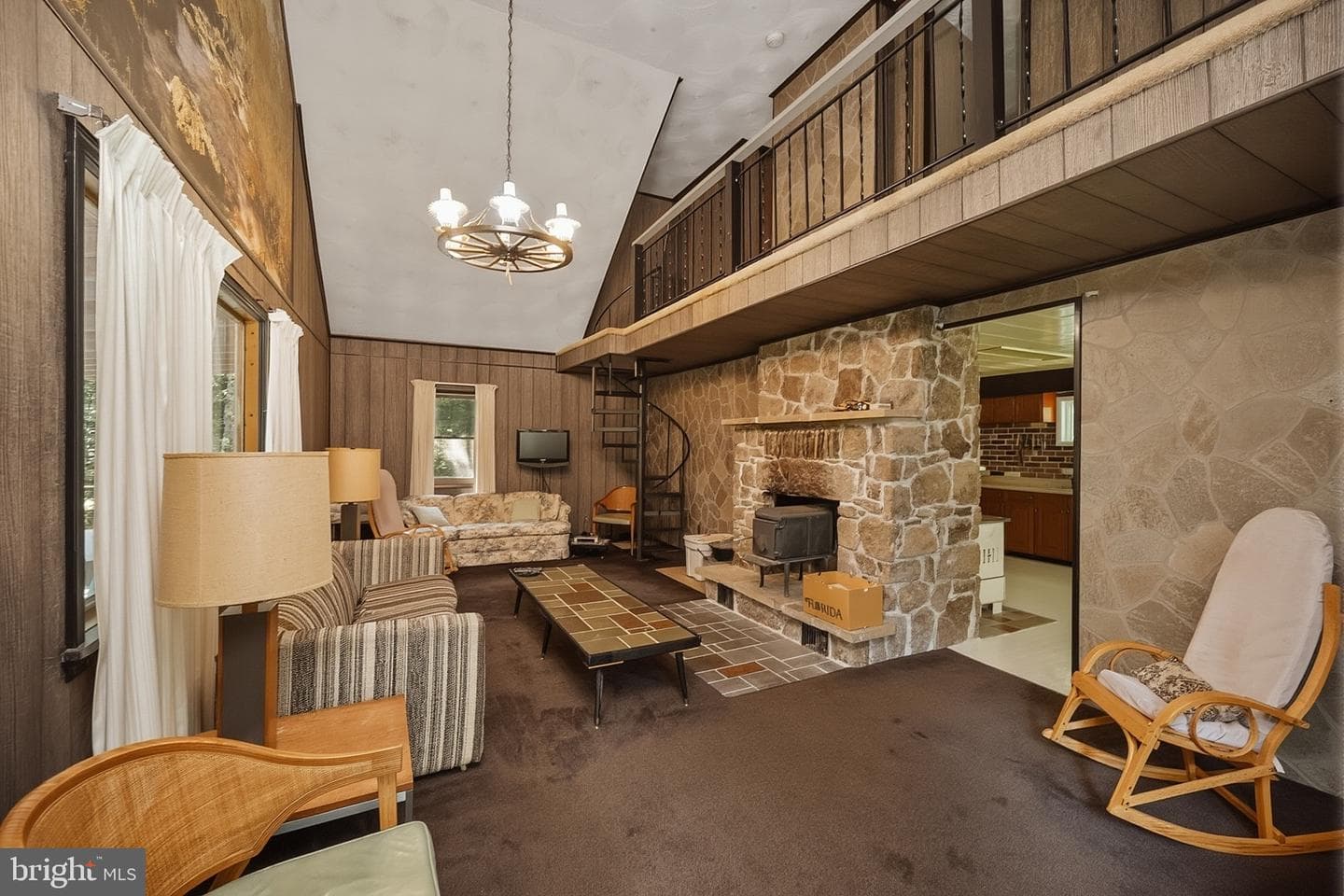 639 Hemlock Road photo 8