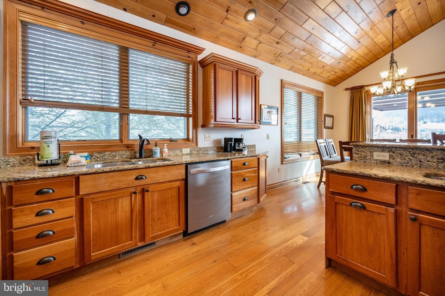 6 Walton Way photo 19