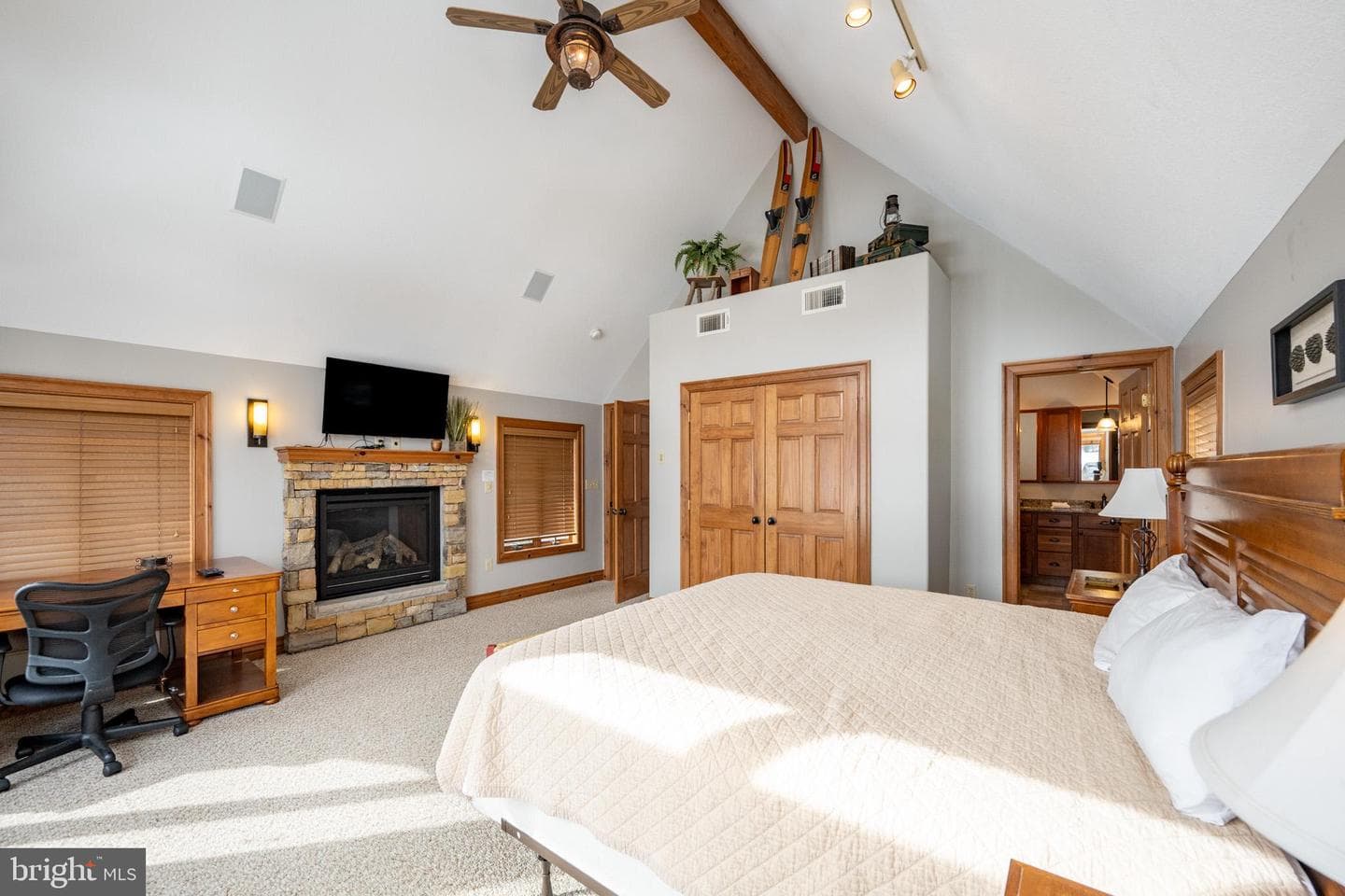 6 Walton Way photo 29
