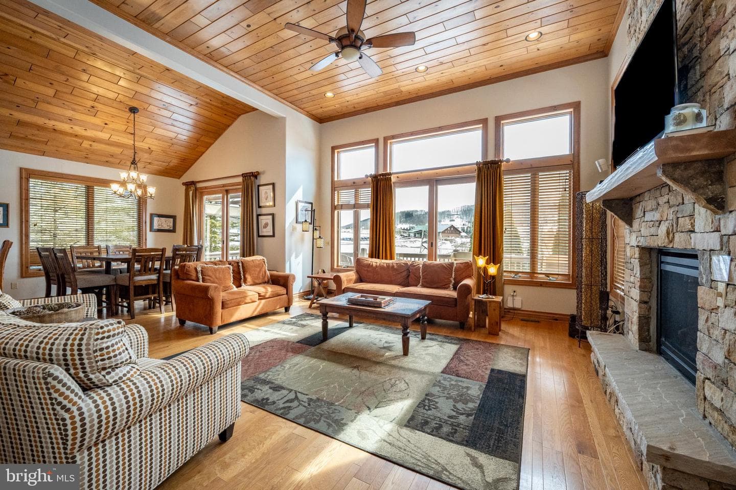 6 Walton Way photo 3