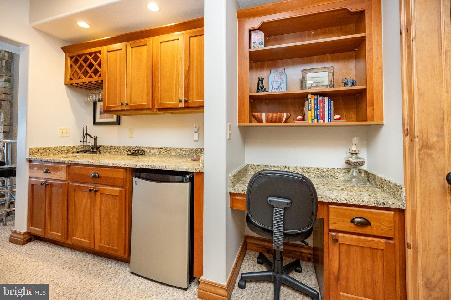 6 Walton Way photo 42
