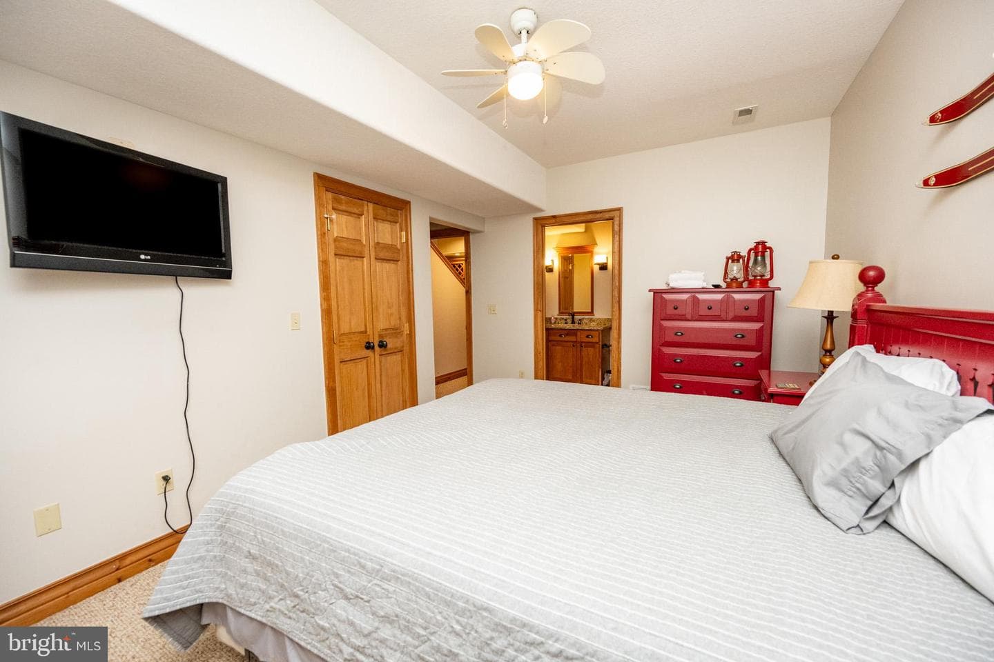 6 Walton Way photo 53