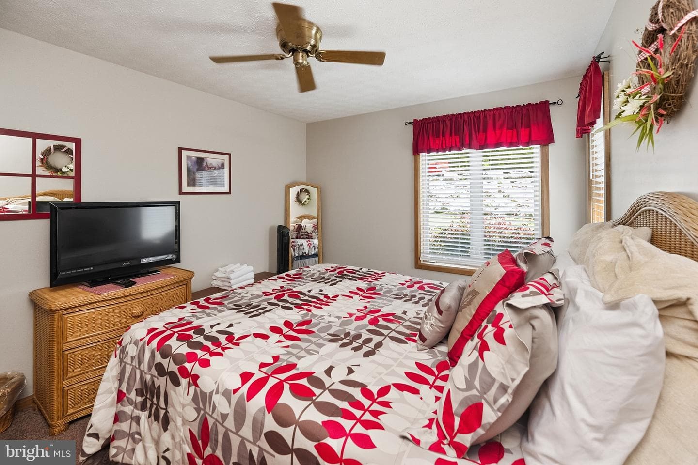 365 Pinnacle Drive photo 46
