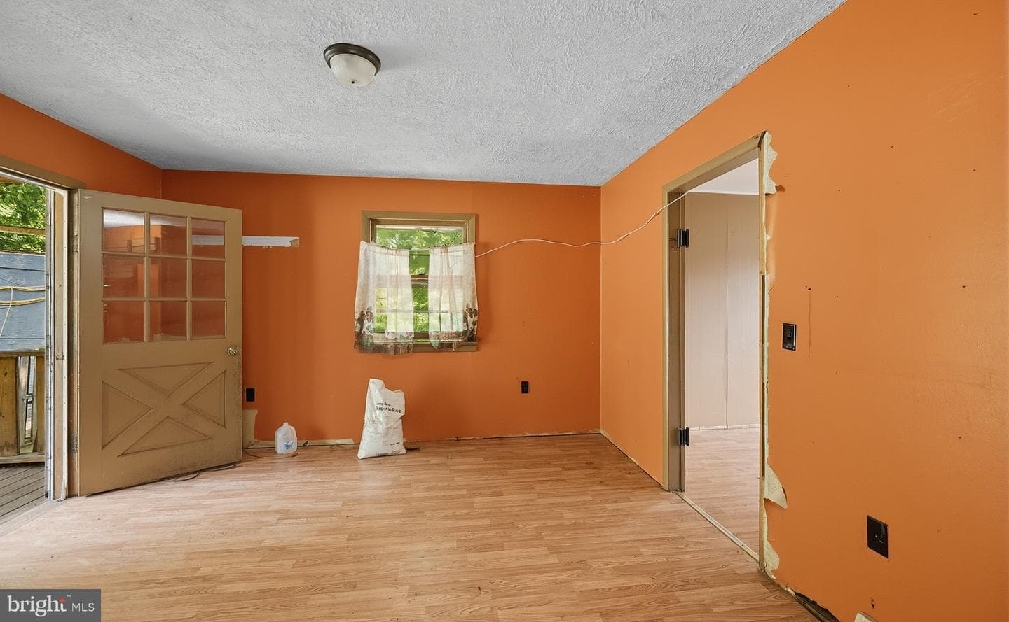 828 Lee Road photo 9
