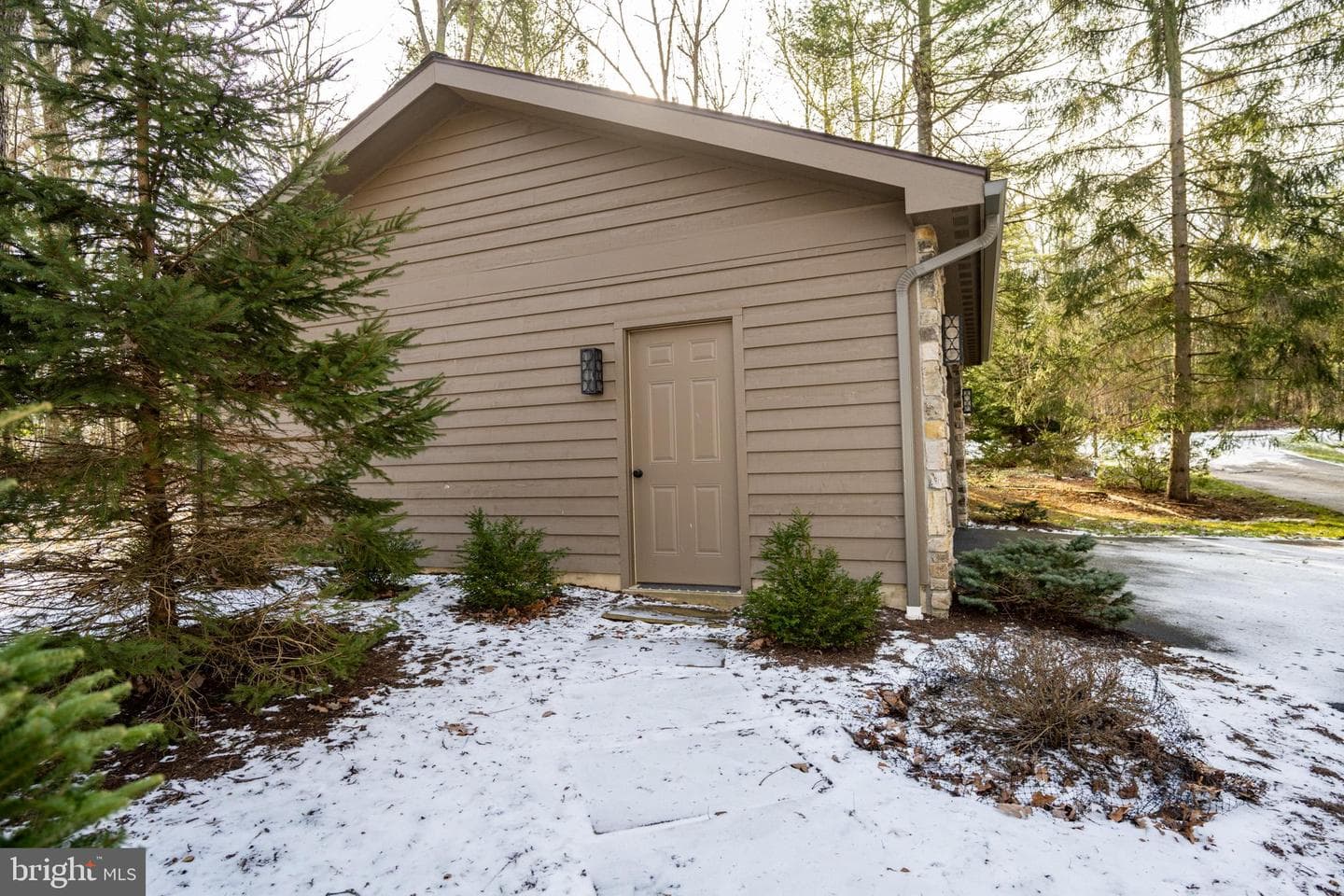 255 Thornberry Road photo 100