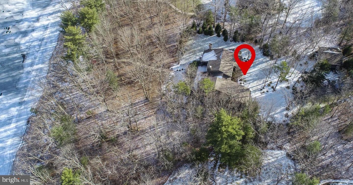 255 Thornberry Road photo 105