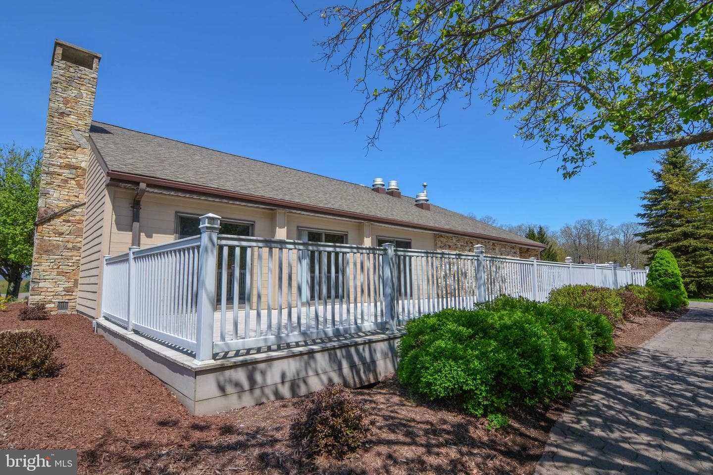 255 Thornberry Road photo 107