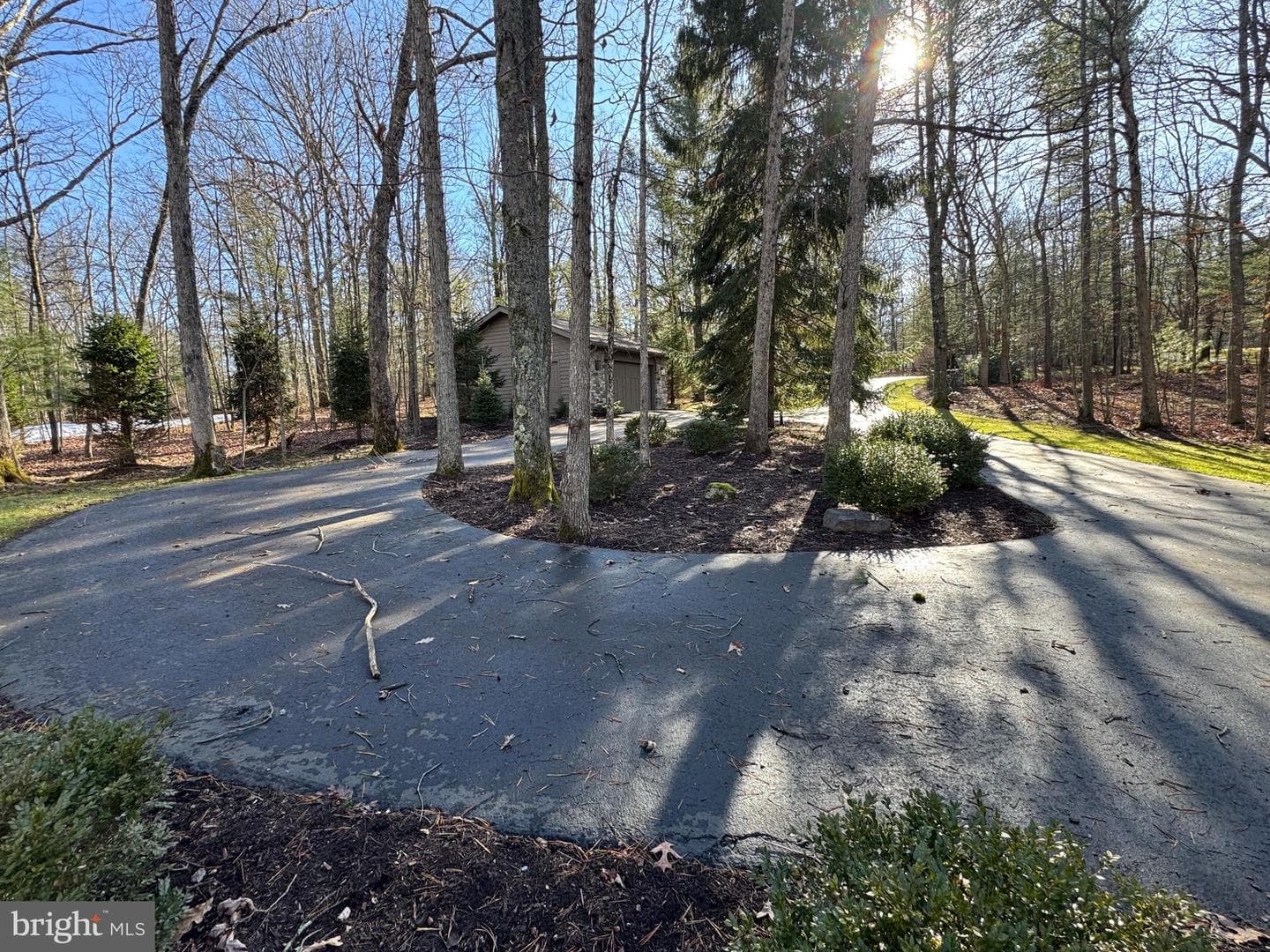 255 Thornberry Road photo 96