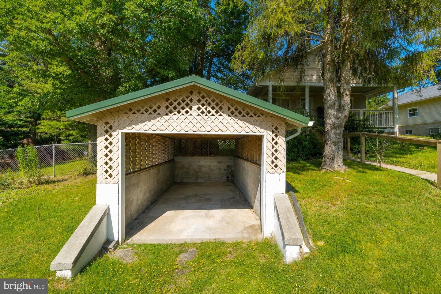 509 E Street photo 8