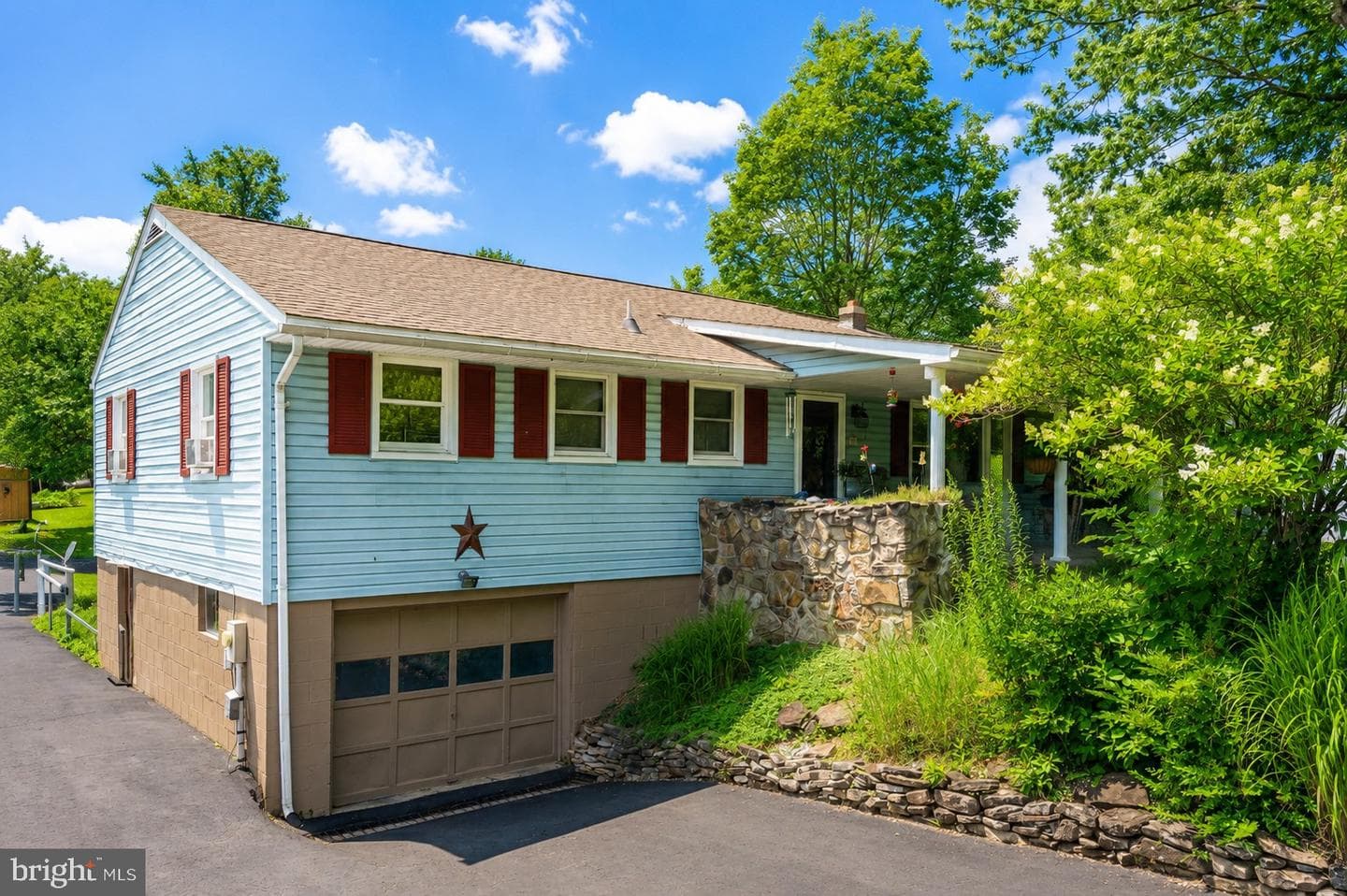 210 F Street, Mountain Lake Park