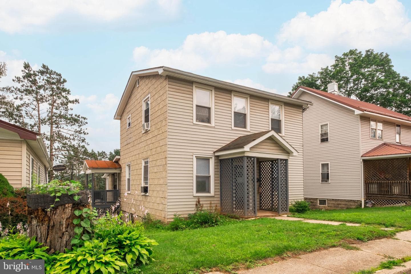 615 E Oak Street photo 2