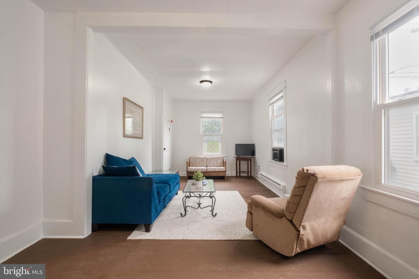 615 E Oak Street photo 3