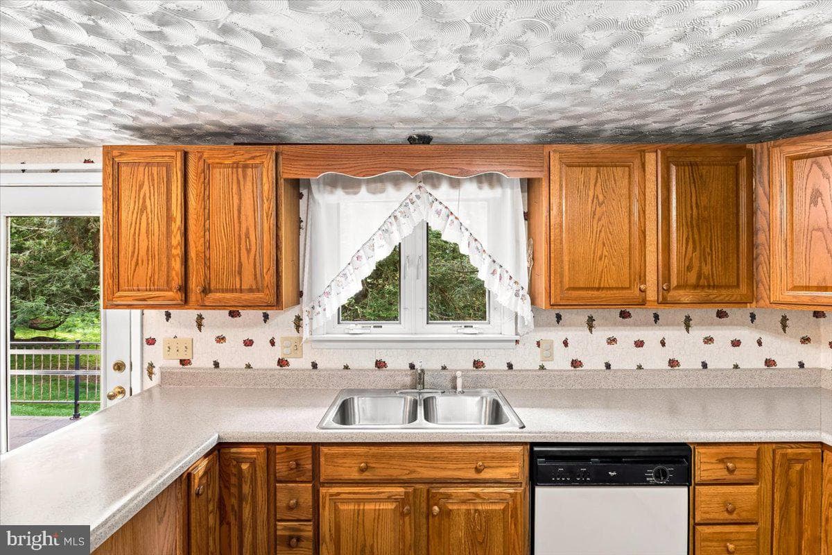 10627 New Germany Road photo 14