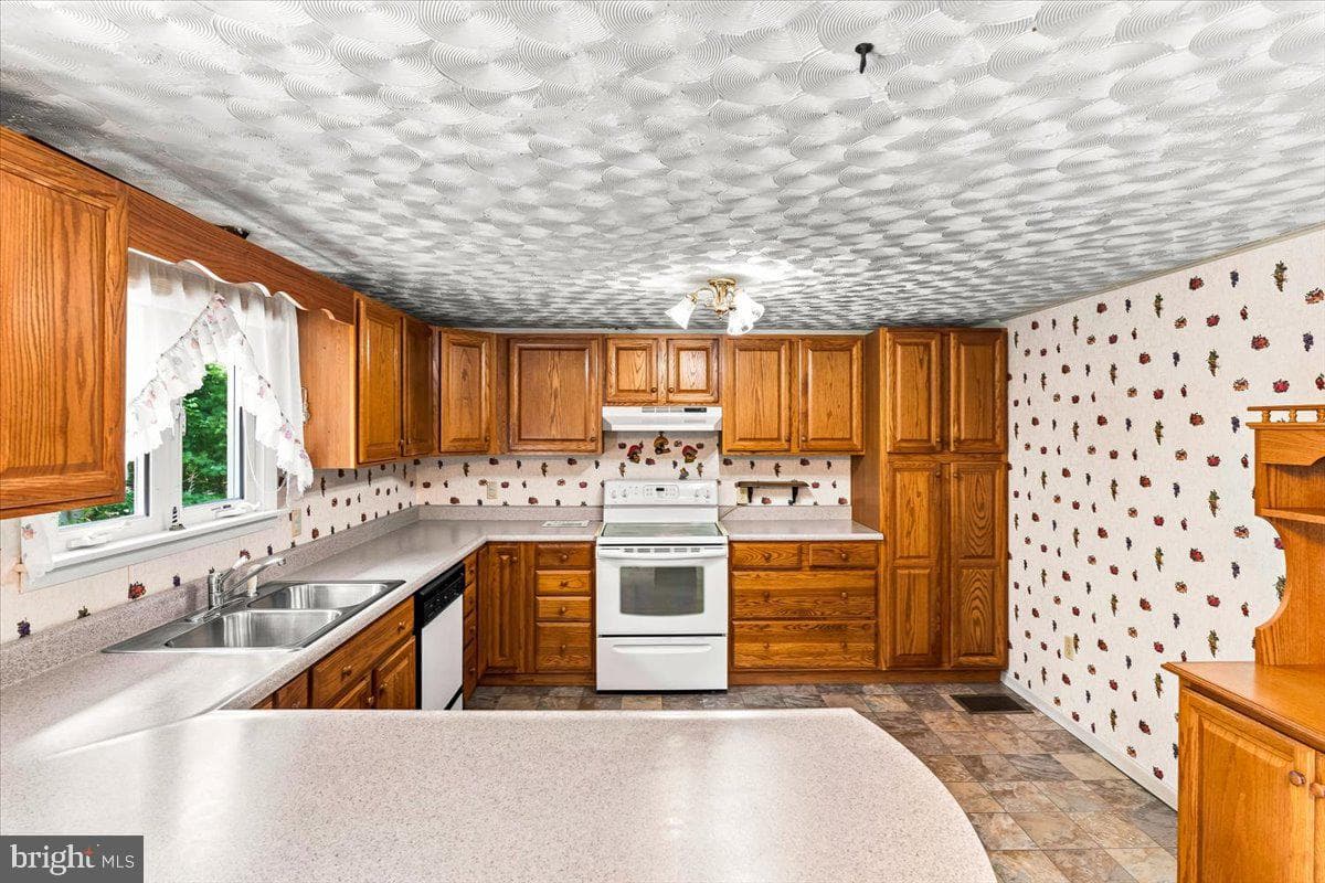 10627 New Germany Road photo 16