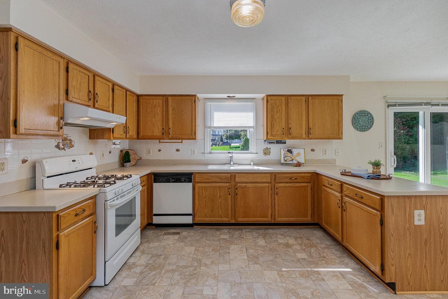 505 Old Stone Place photo 12