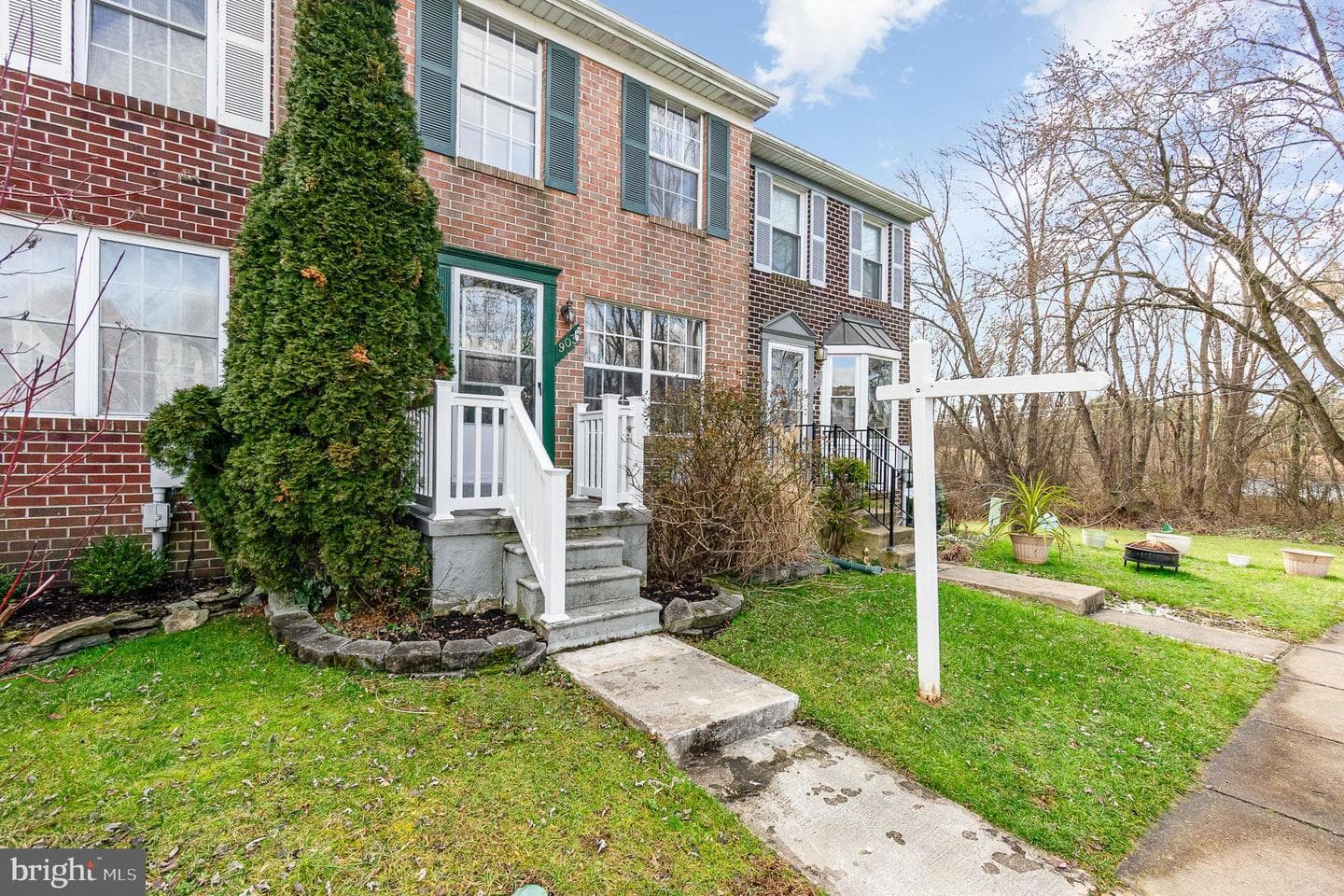 903 Hillswood Road photo 2