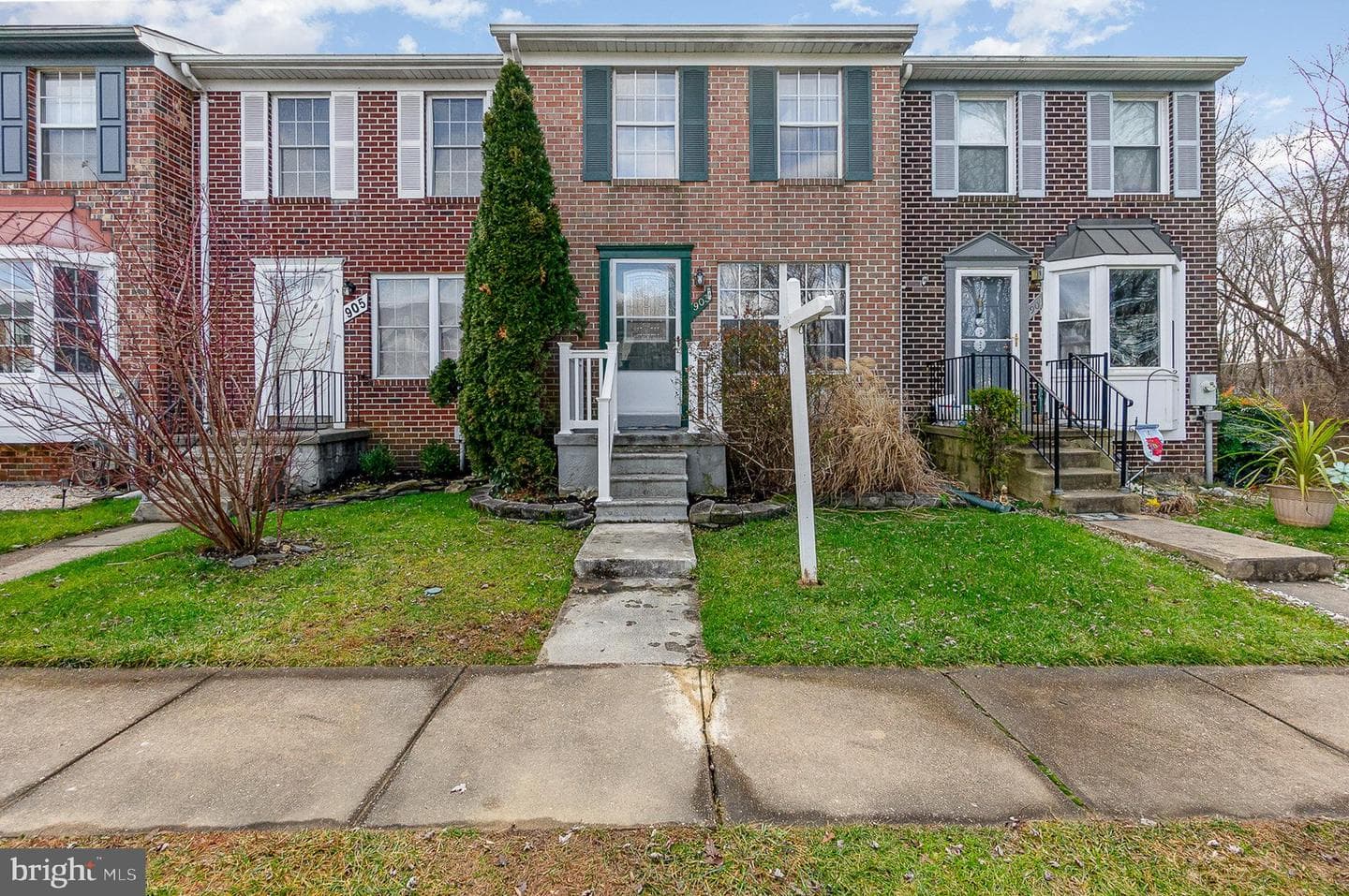 903 Hillswood Road photo 3