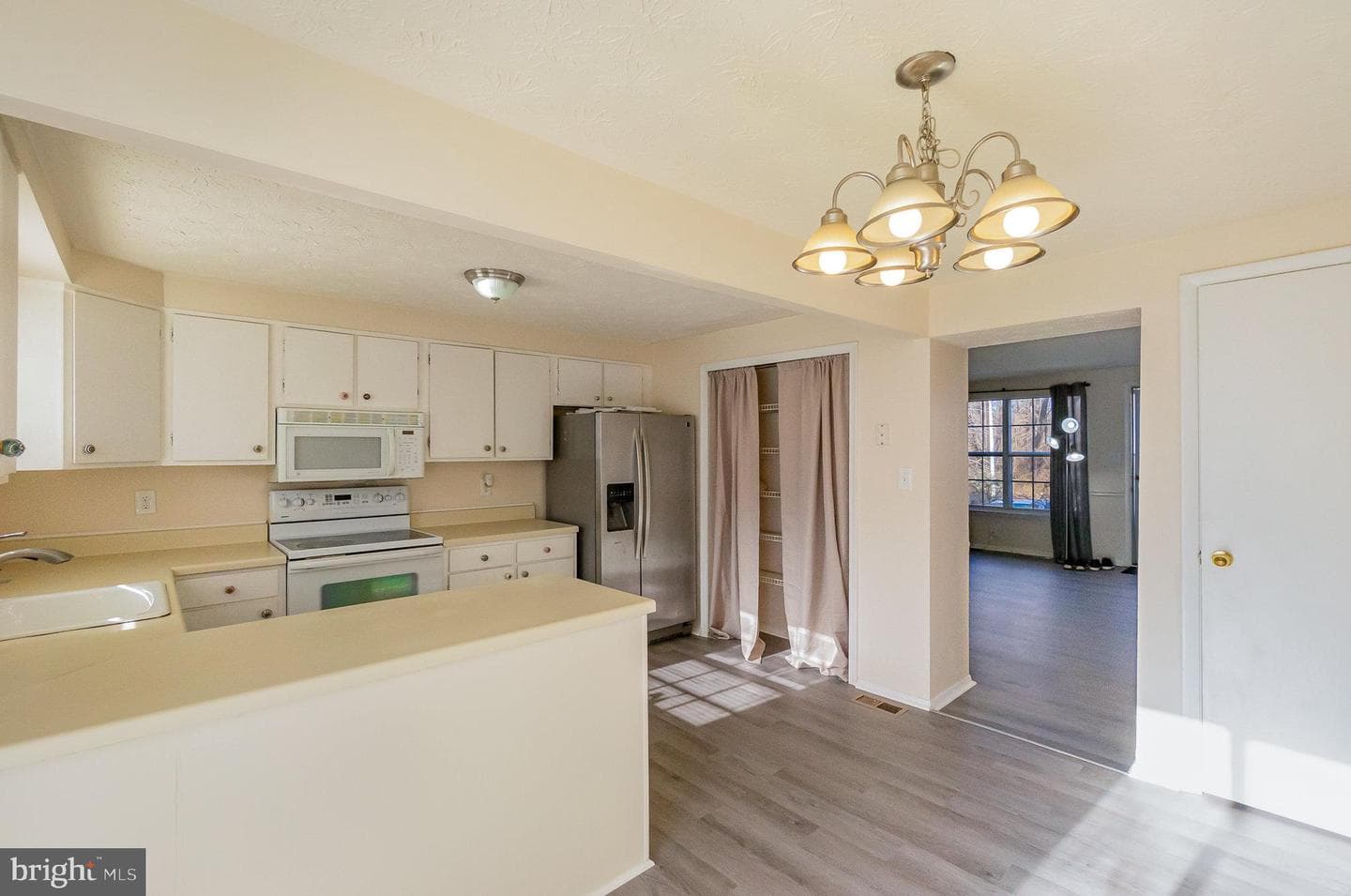 903 Hillswood Road photo 9