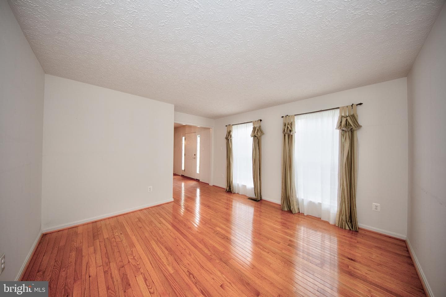 567 Beards Hill Road photo 10