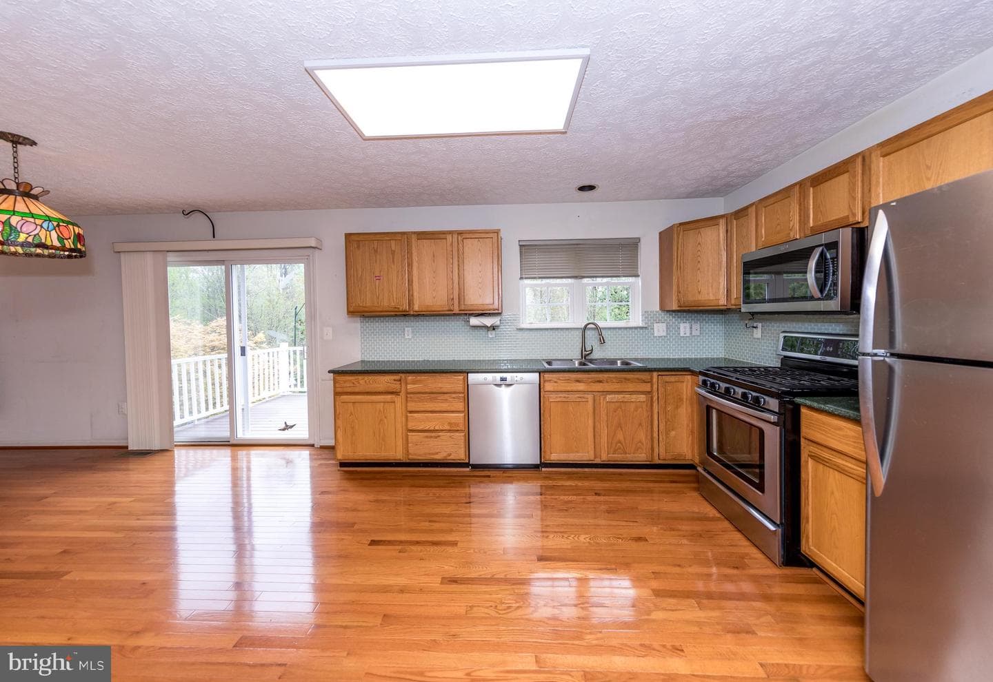 567 Beards Hill Road photo 14