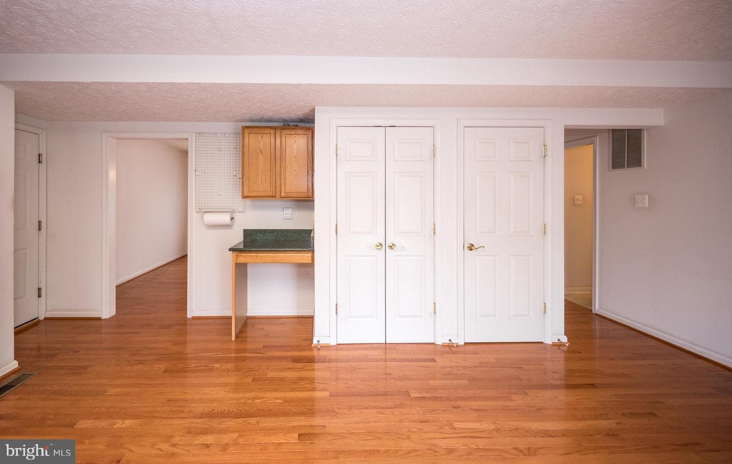 567 Beards Hill Road photo 15