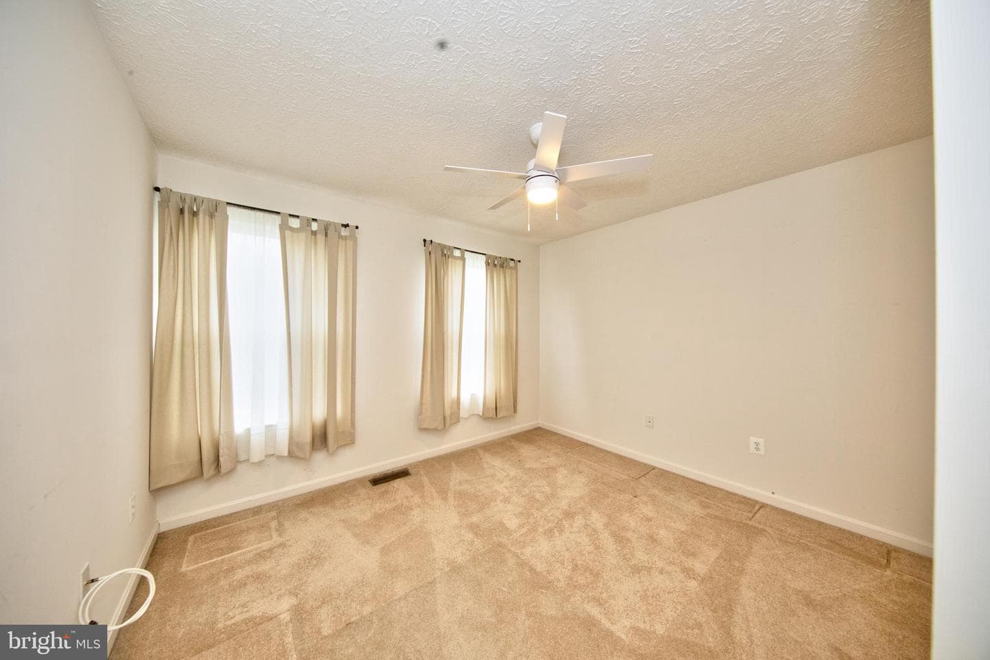 567 Beards Hill Road photo 24