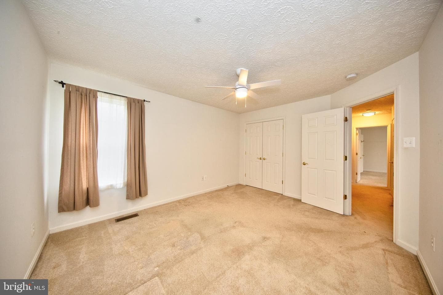 567 Beards Hill Road photo 25
