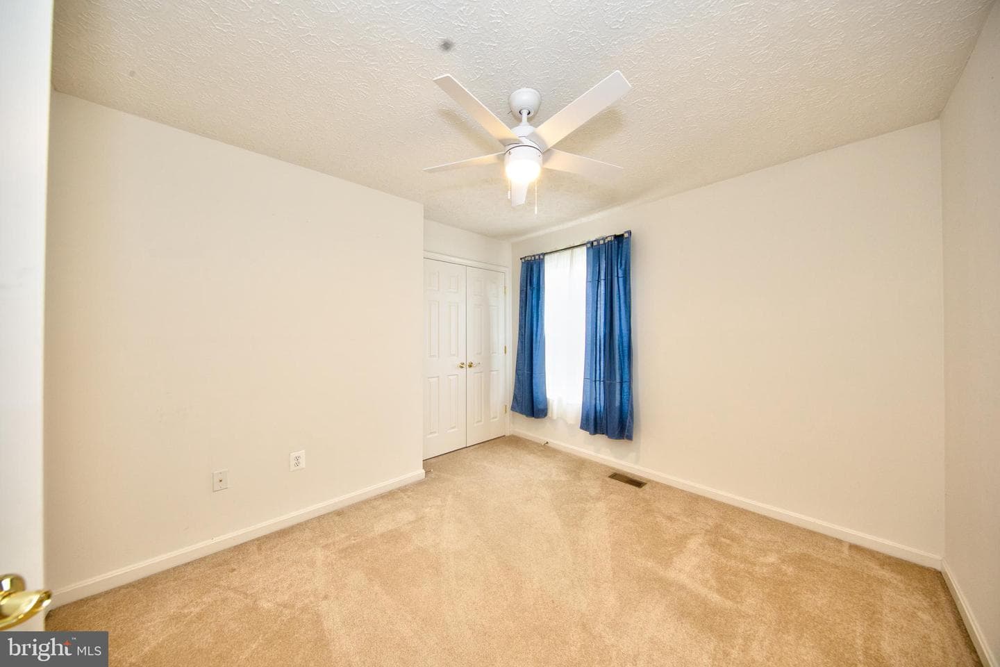 567 Beards Hill Road photo 27