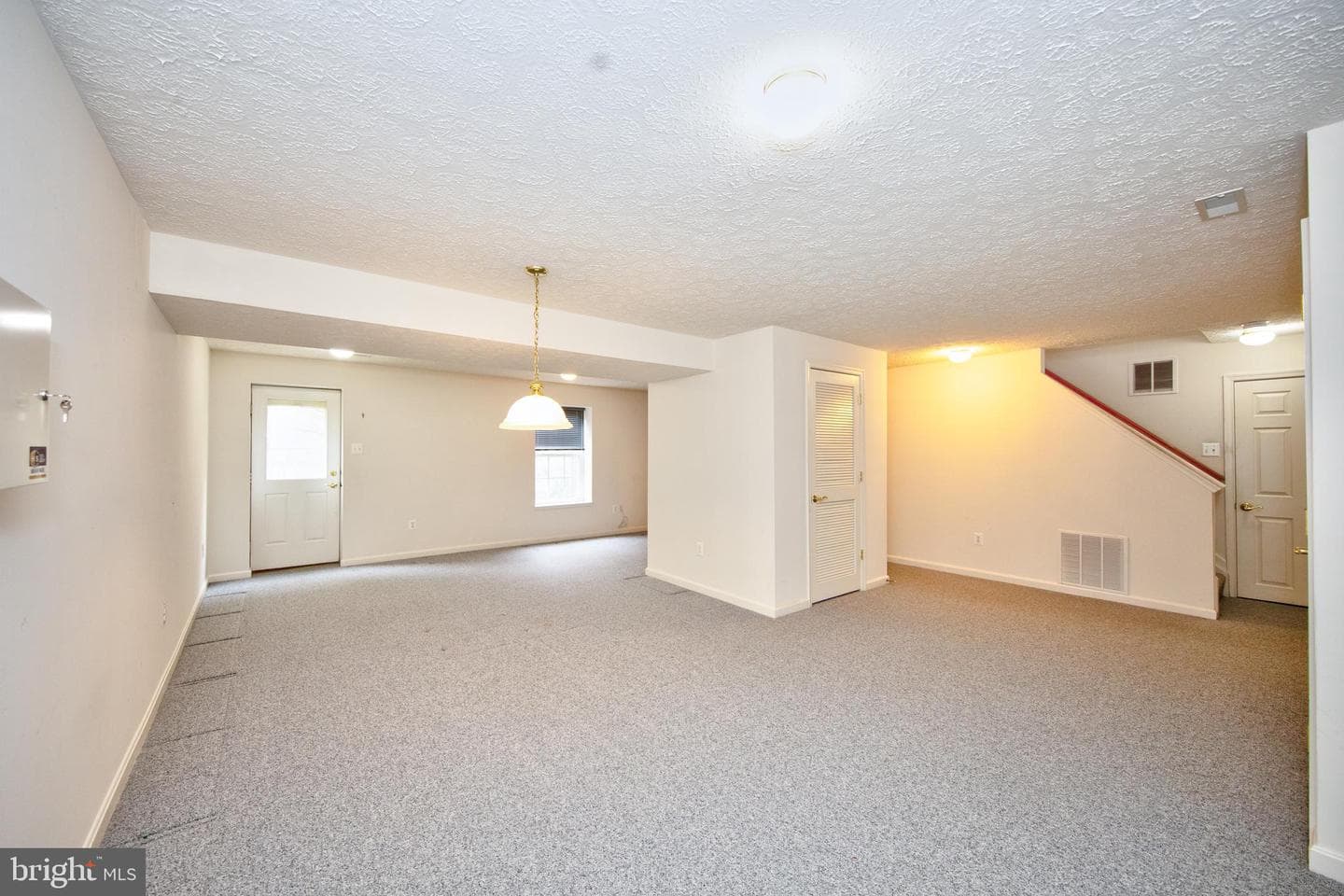 567 Beards Hill Road photo 28