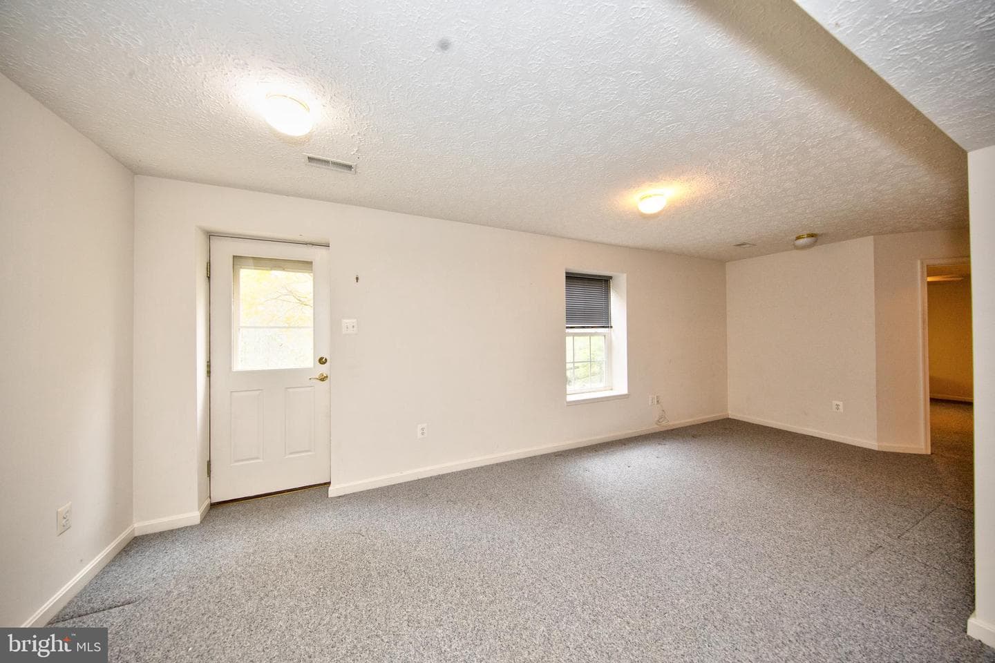 567 Beards Hill Road photo 30