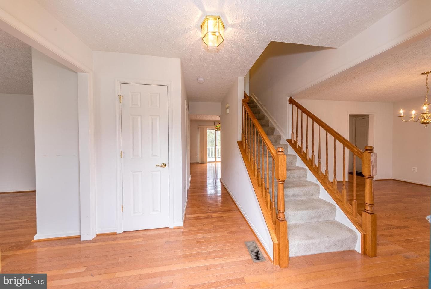 567 Beards Hill Road photo 9