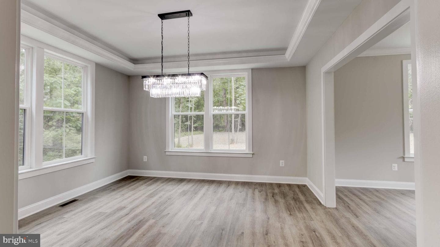 615 Loring Avenue photo 14