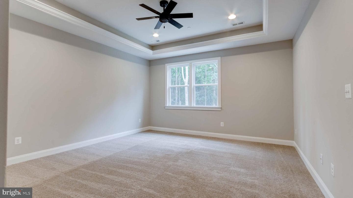 615 Loring Avenue photo 20
