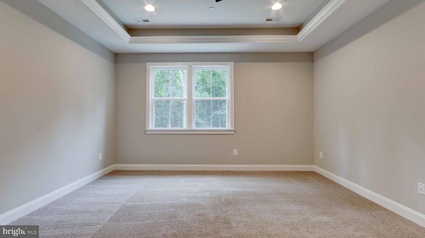 615 Loring Avenue photo 21