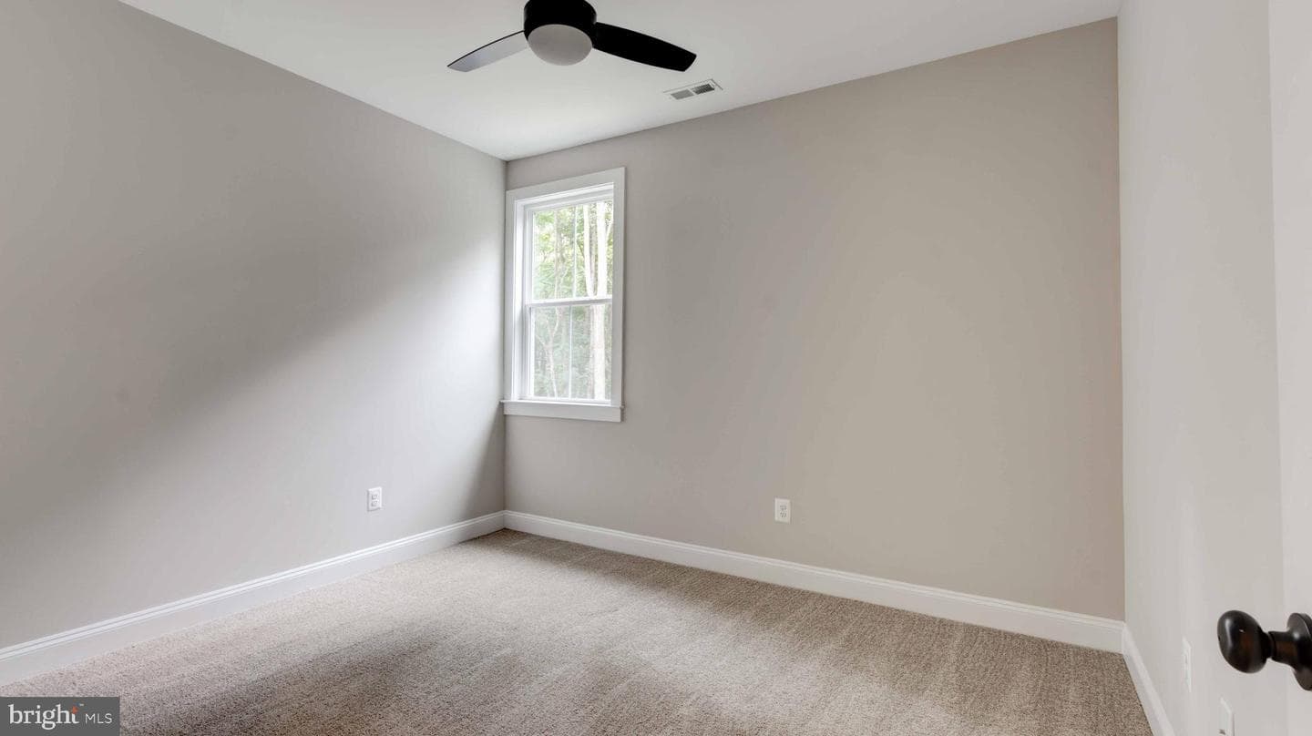 615 Loring Avenue photo 30