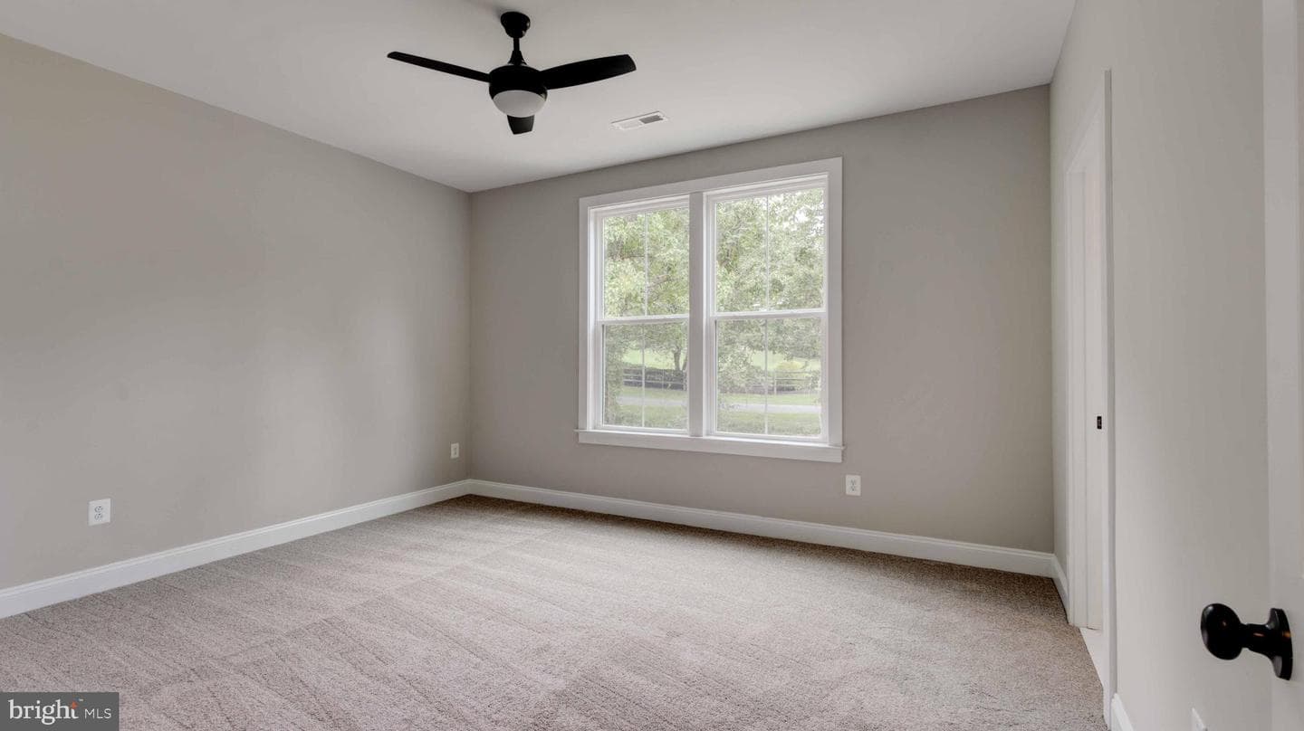 615 Loring Avenue photo 32
