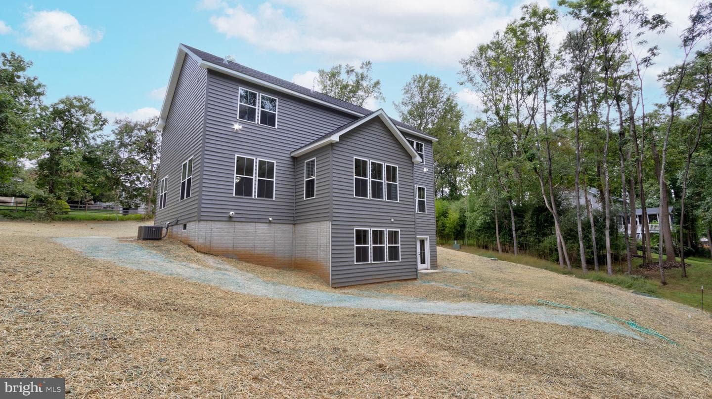 615 Loring Avenue photo 36