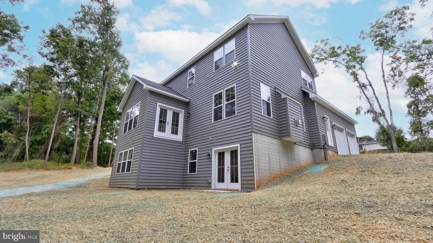 615 Loring Avenue photo 37