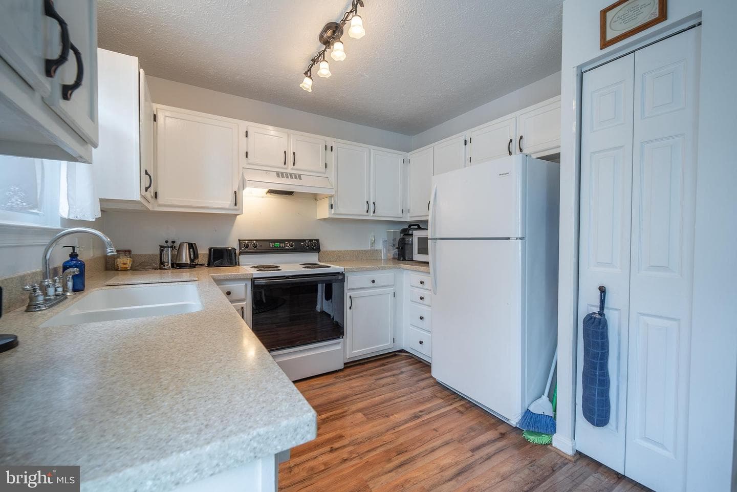 625 Stone Mill Court photo 6