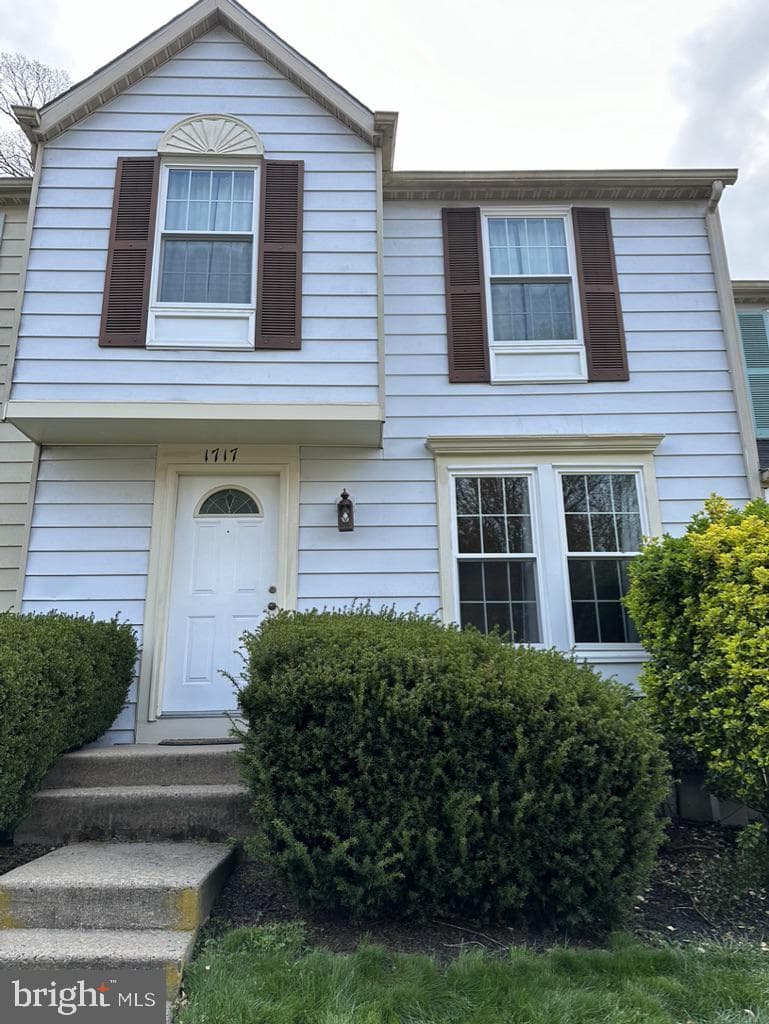 1717 Chesterfield Square