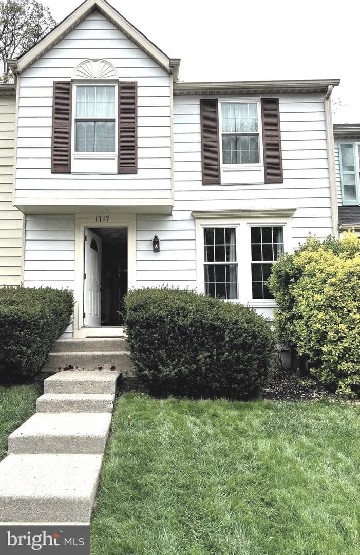 1717 Chesterfield Square photo 2