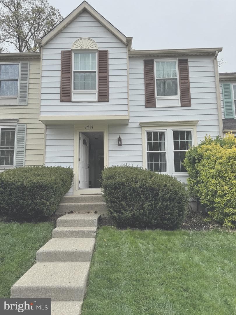 1717 Chesterfield Square photo 9